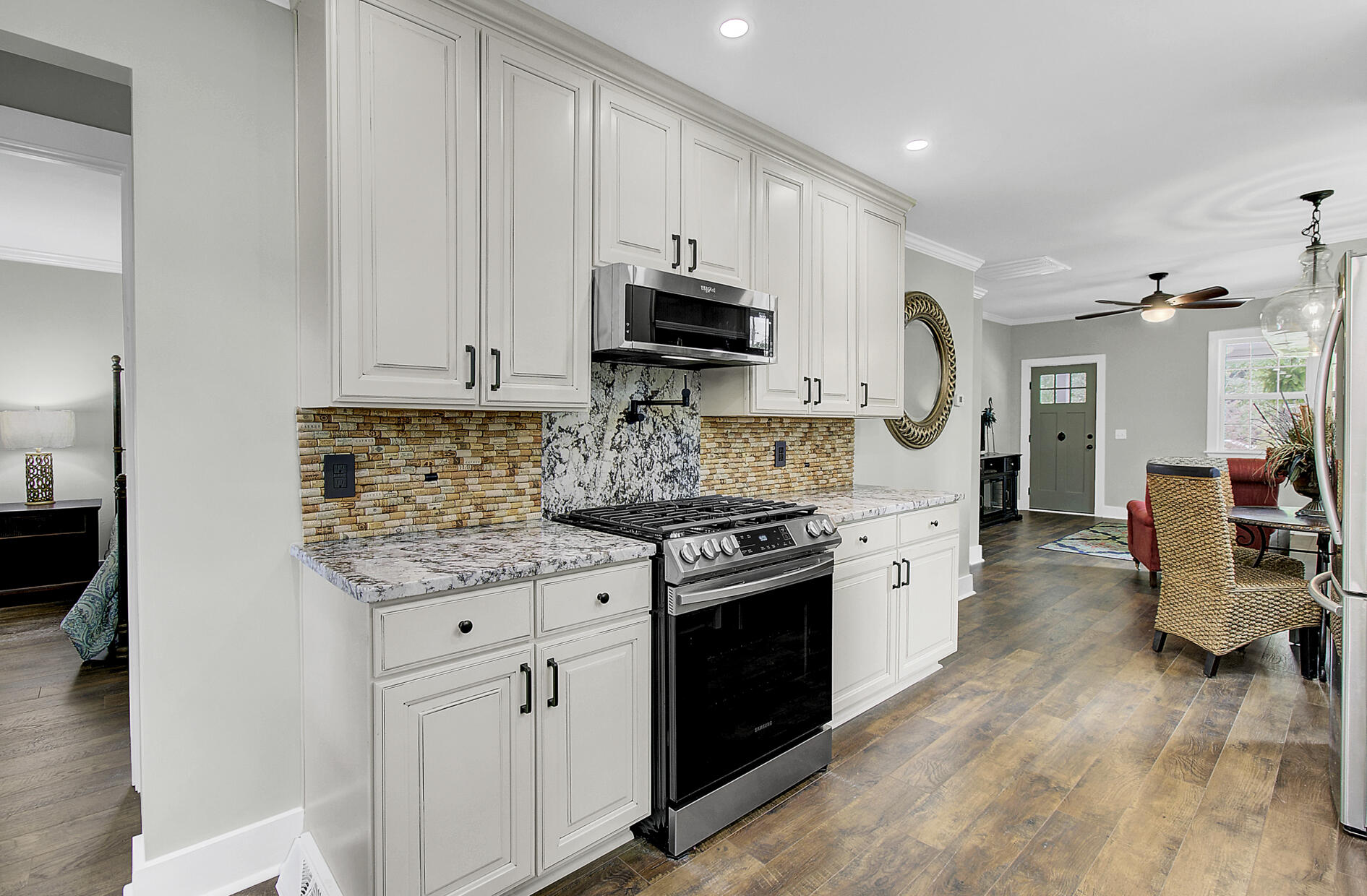 302 Rutherford Street Summerville, SC 29483 - Photo 15 of 44 21