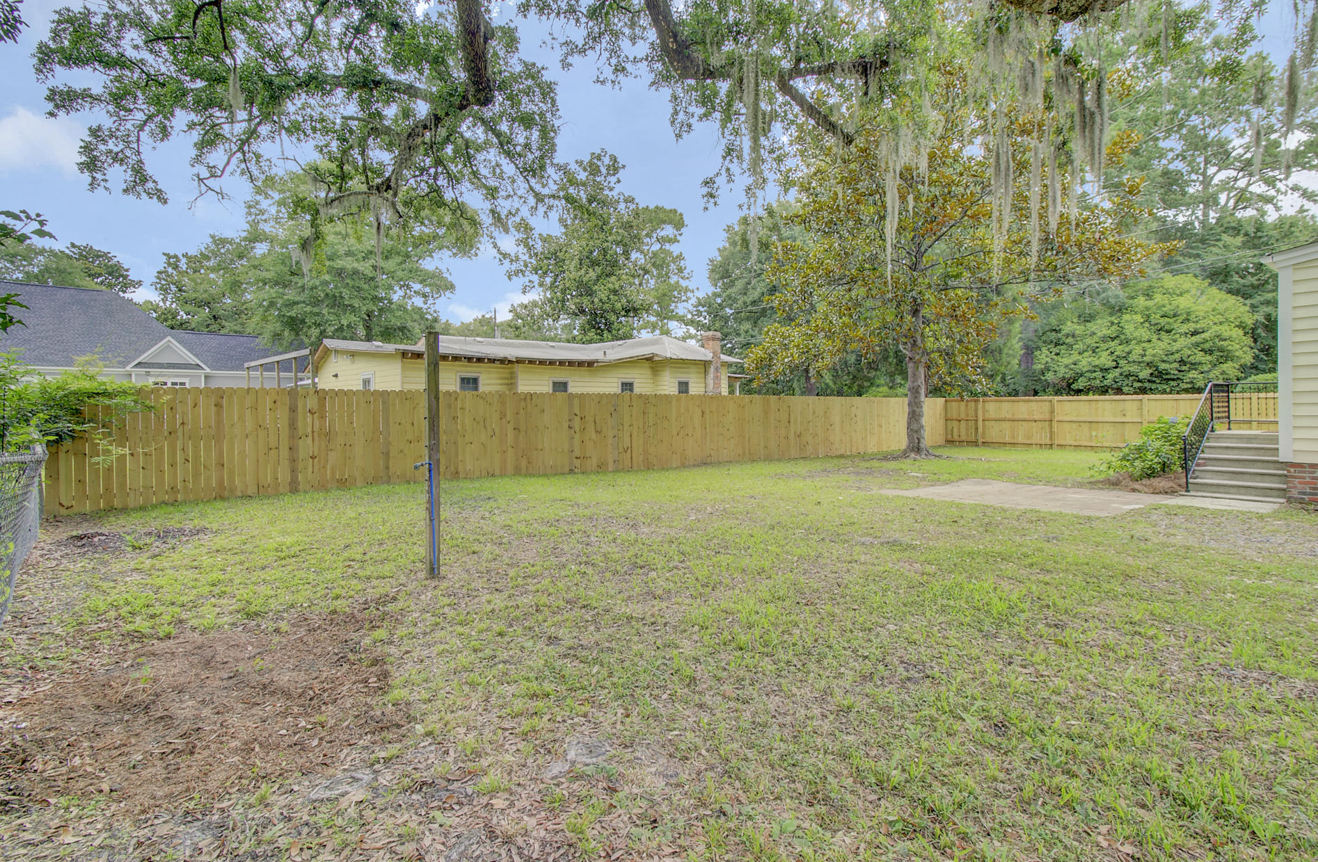 302 Rutherford Street Summerville, SC 29483 - Photo 31 of 44 23