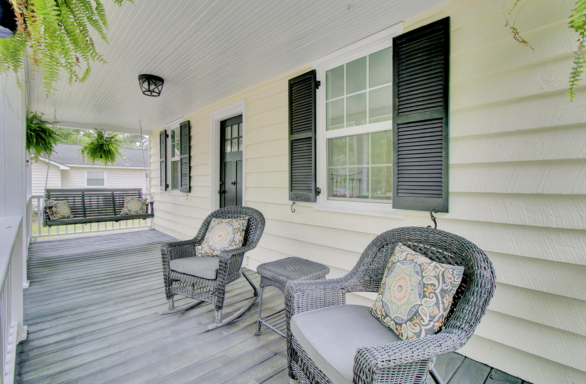 302 Rutherford Street Summerville, SC 29483 - Photo 7 of 44 9