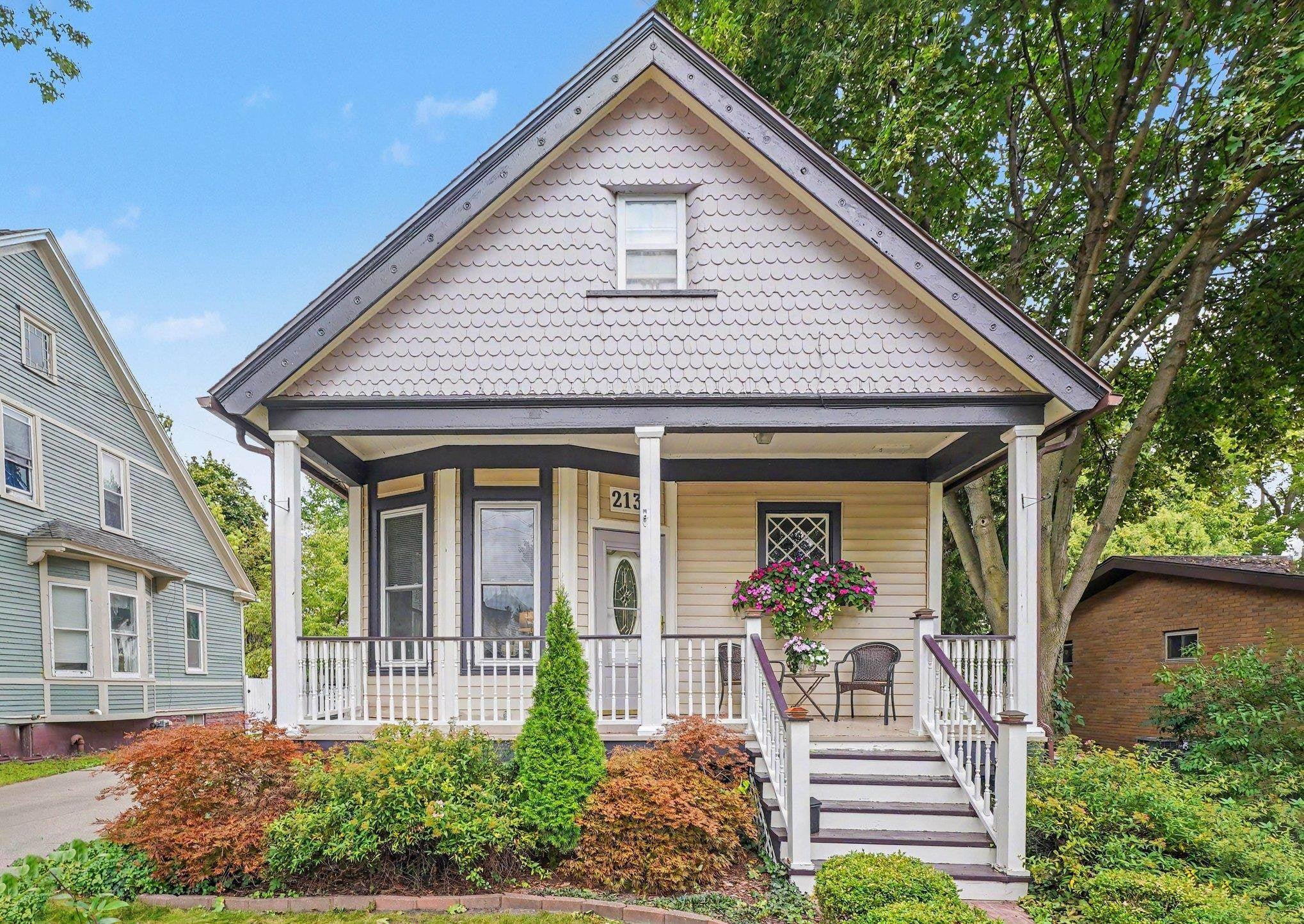 2135 6th Street Bay City, MI 48708 - Photo 2 of 19 Gallery Image 2
