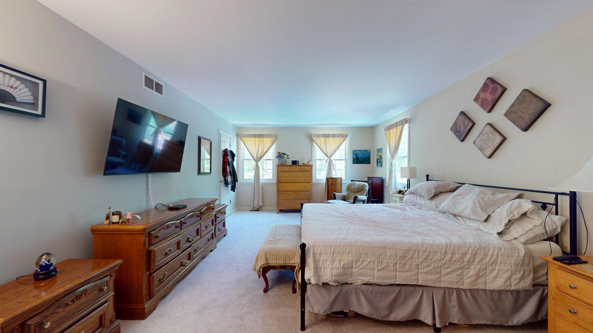 3 Colonial Court Medford, NJ 08055 - Photo 45 of 89 Spacious, sunlit master retreat.