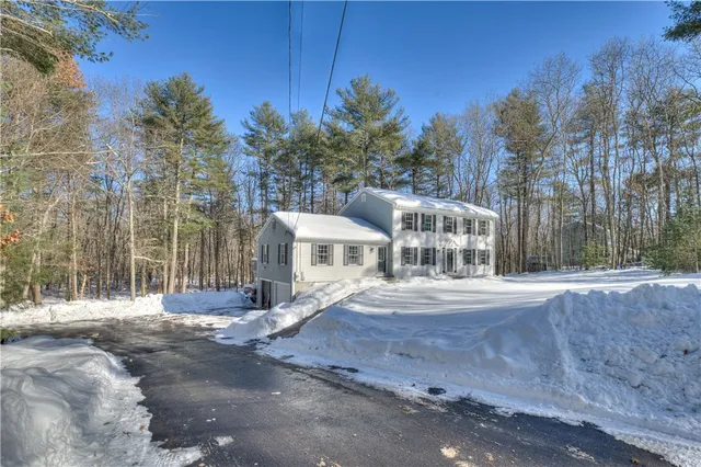 $735,000 | 6 Catherine Wright Court, West Greenwich, RI 02817