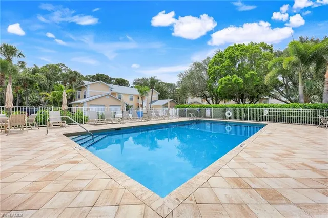 a view of a tennis court