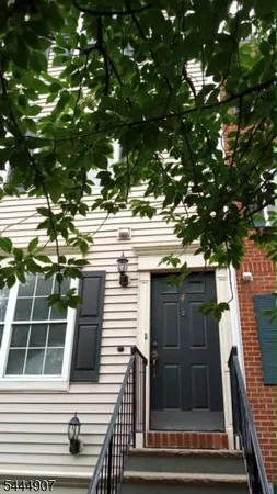$2,450 | 4 Colgate Drive, Newark, NJ 07103