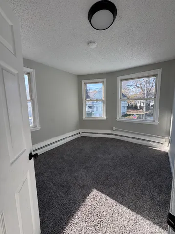 $2,000 | 192 Shaw Street, Unit 2, New London, CT 06320