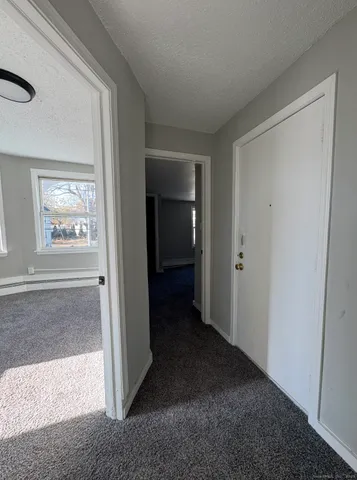 $2,000 | 192 Shaw Street, Unit 2, New London, CT 06320