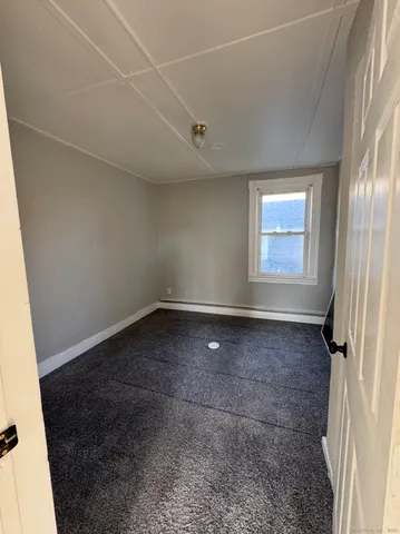 $2,000 | 192 Shaw Street, Unit 2, New London, CT 06320