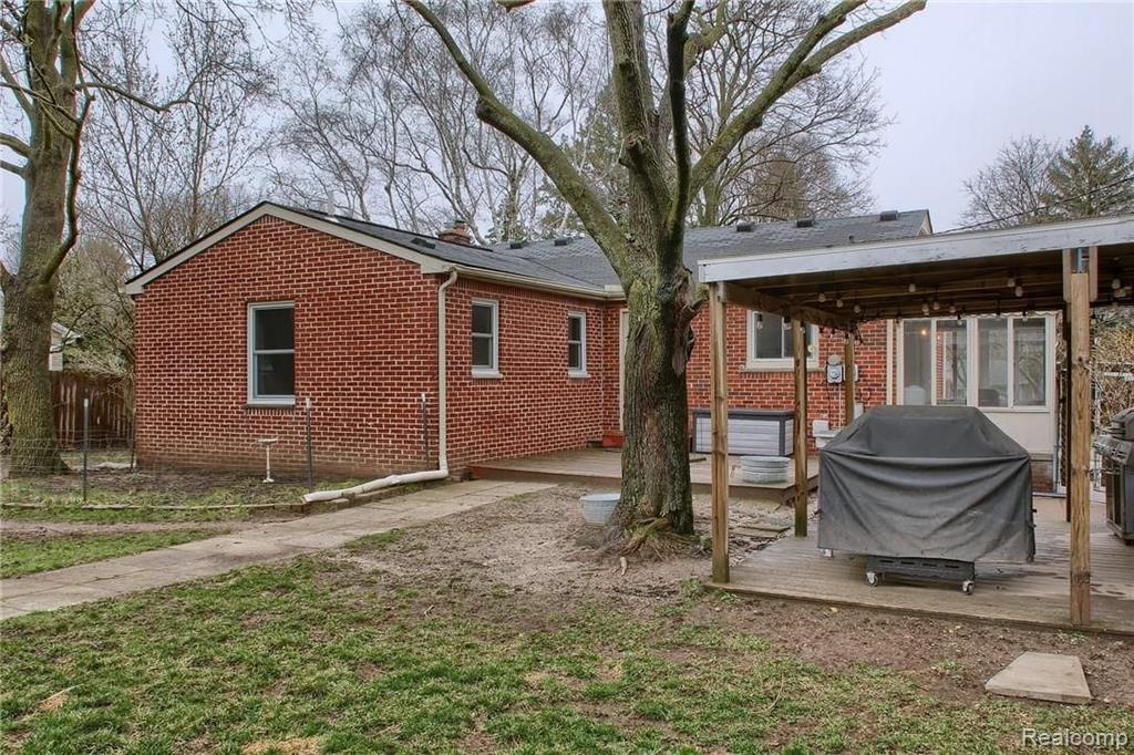 165 Texas Avenue Rochester Hills, MI 48309 - Photo 33 of 35