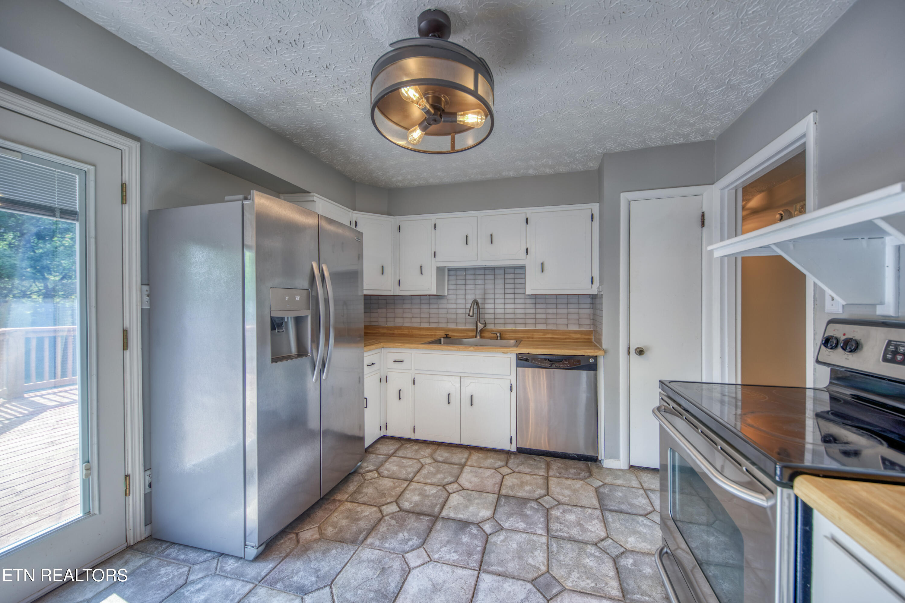 916 Mallory Road Knoxville, TN 37919 - Photo 12 of 23 Kitchen