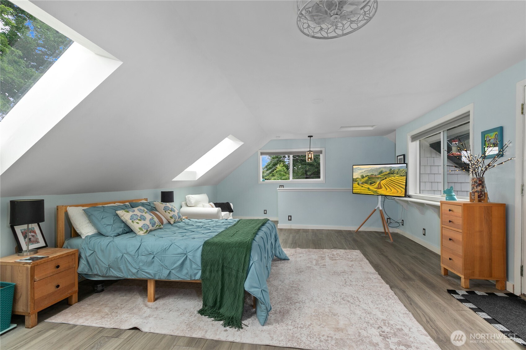 24522 Cromwell Road Monroe, WA 98272 - Photo 17 of 40 a bedroom with a bed and window
