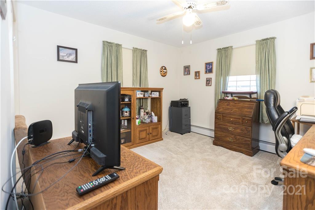 147 Ashbrook Road Statesville, NC 28677 - Photo 13 of 38 Gallery Image 13
