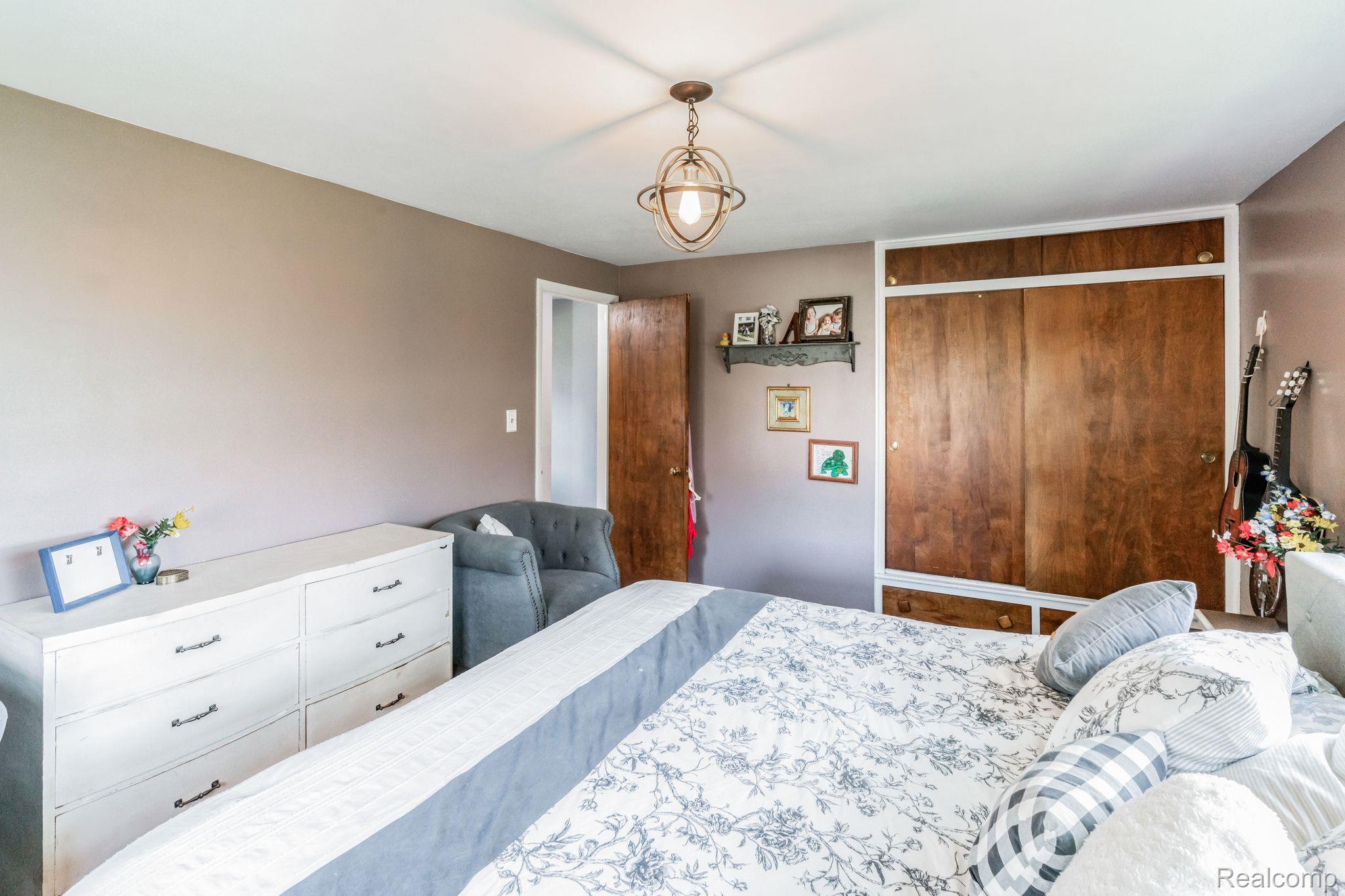 9176 Carpenter Road Flushing, MI 48433 - Photo 15 of 35 Gallery Image 15