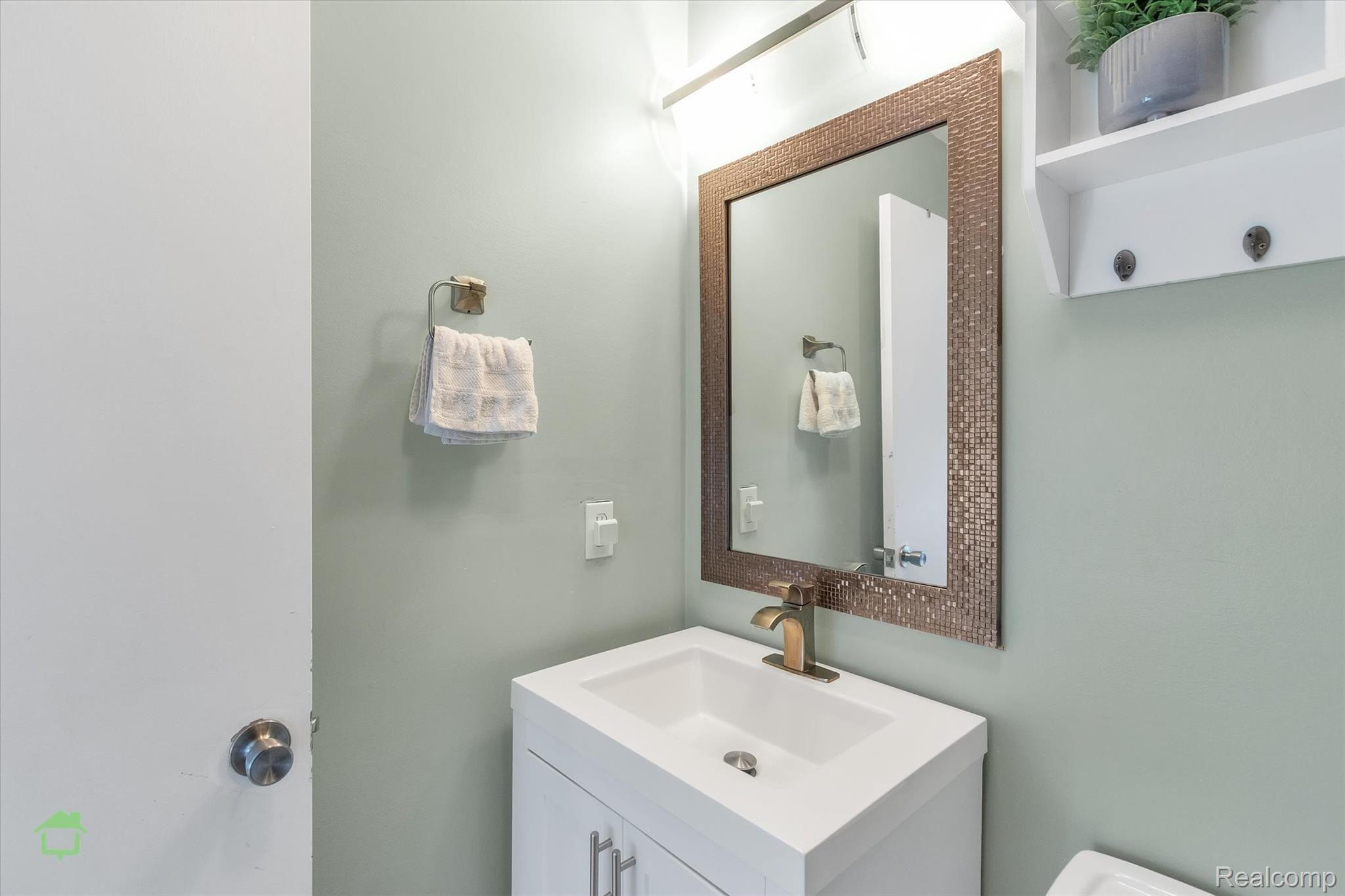 1235 Knightsbridge Road Canton, MI 48187 - Photo 25 of 40 28-1235-Knightsbridge-rd-WindowStill-Real-Estate-Photography-28.jpg