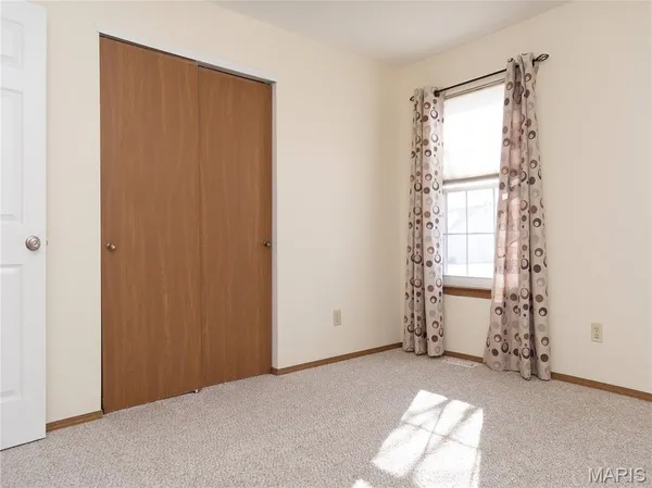 $367,000 | 1233 Newport Landing Drive, Fenton, MO 63026
