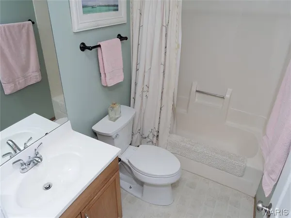 $367,000 | 1233 Newport Landing Drive, Fenton, MO 63026