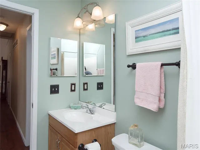 $350,000 | 1233 Newport Landing Drive, Fenton, MO 63026