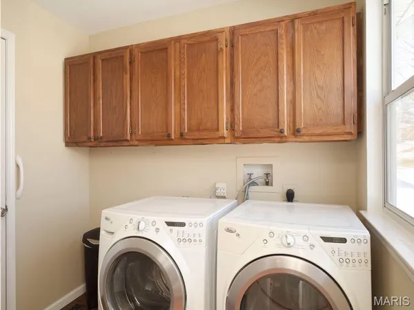 $367,000 | 1233 Newport Landing Drive, Fenton, MO 63026