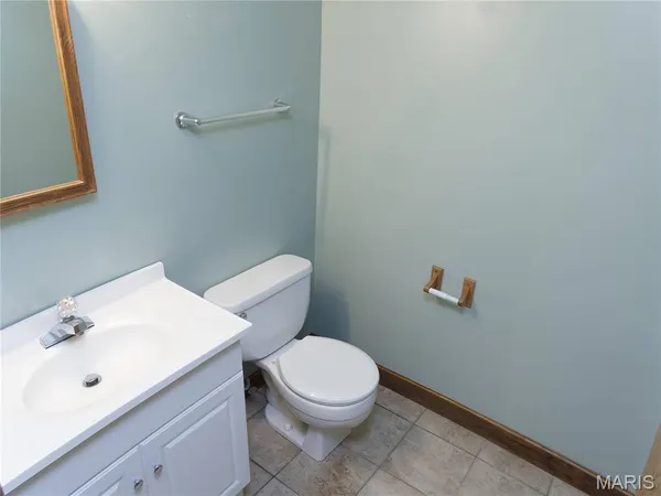 $367,000 | 1233 Newport Landing Drive, Fenton, MO 63026