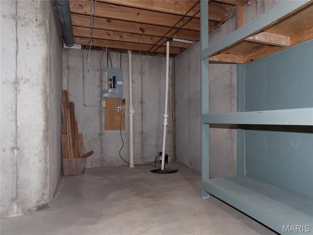 $350,000 | 1233 Newport Landing Drive, Fenton, MO 63026