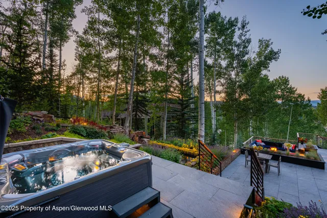 a view of a bird bath