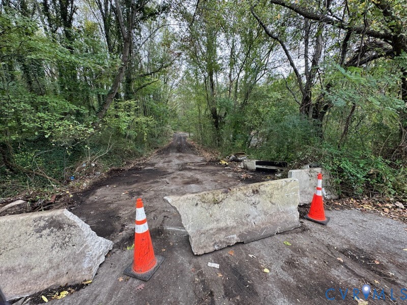 980-990 Bickerstaff Road Richmond, VA 23231 - Photo 6 of 9 a backyard of a house with seating space