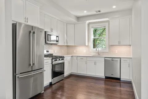 $605,000 | 7 Langford Park, Unit 3, Boston, MA 02119