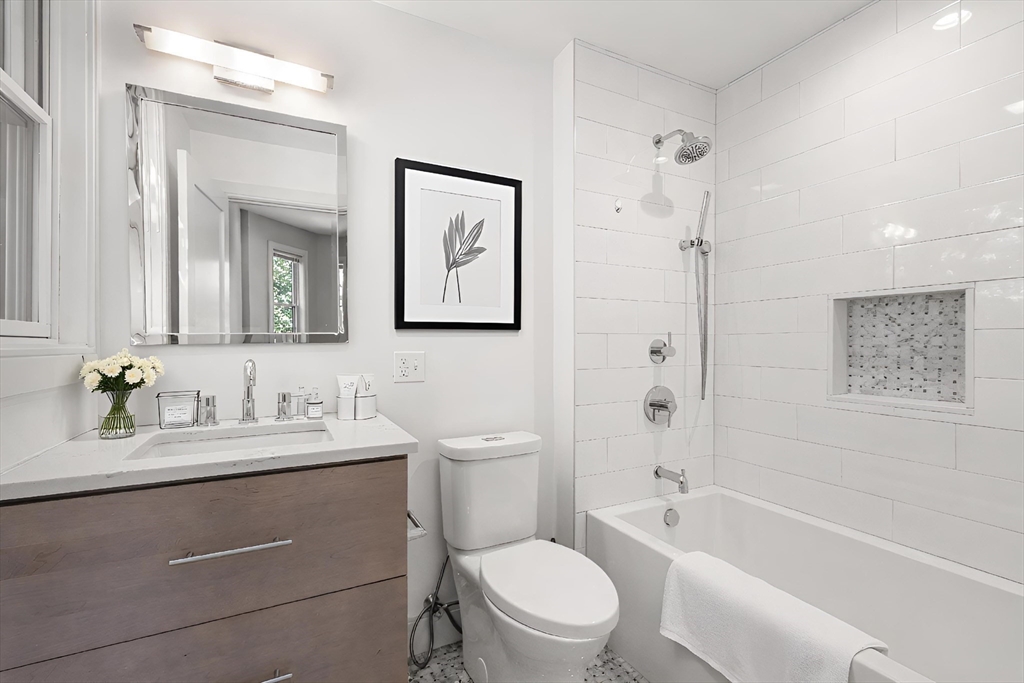 7 Langford Park, Unit 3 Boston, MA 02119 - Photo 8 of 16