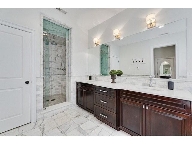 4208 North Oakley Avenue Chicago, IL 60618 - Photo 15 of 25