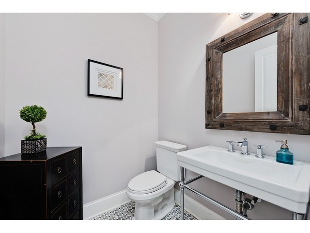 4208 North Oakley Avenue Chicago, IL 60618 - Photo 22 of 25