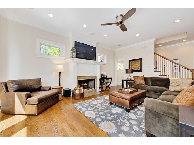 4208 North Oakley Avenue Chicago, IL 60618 - Photo 10 of 25