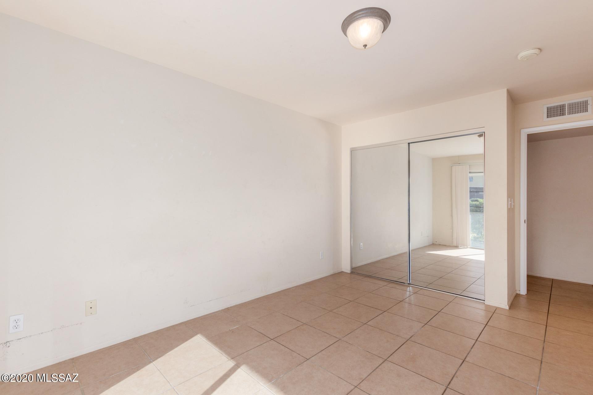 625 South Prudence Road, Unit 104 Tucson, AZ 85710 - Photo 20 of 25