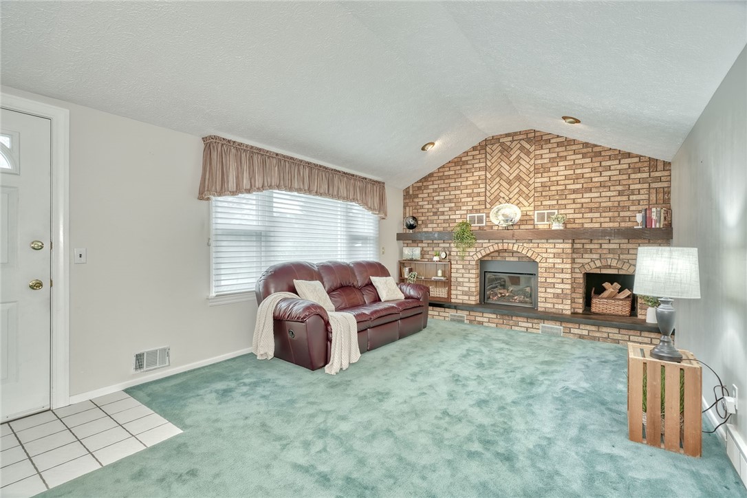 66 Merryhill Drive Rochester, NY 14625 - Photo 9 of 44