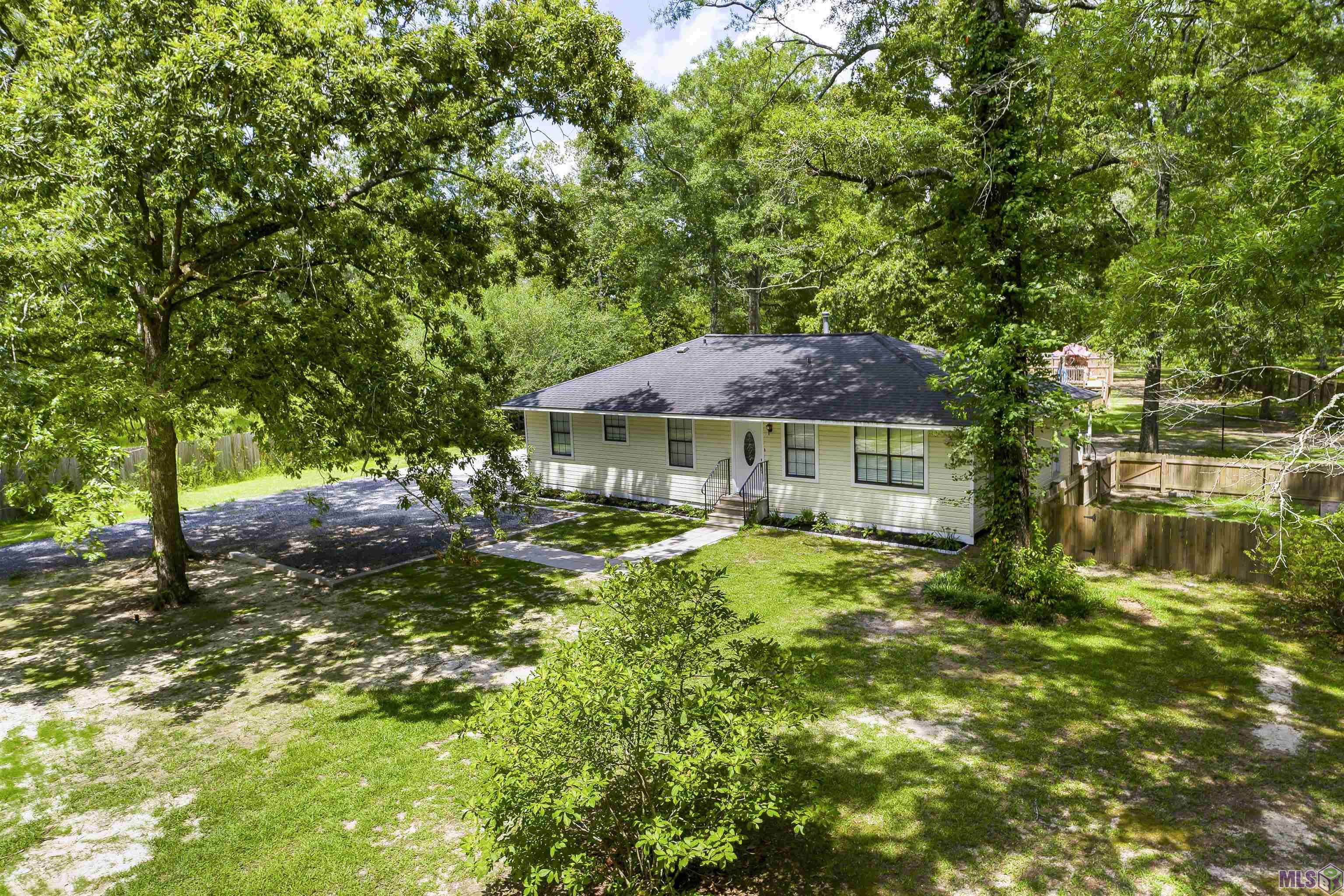 22120 Chaney Road Zachary, LA 70791 - Photo 2 of 20 Gallery Image 2