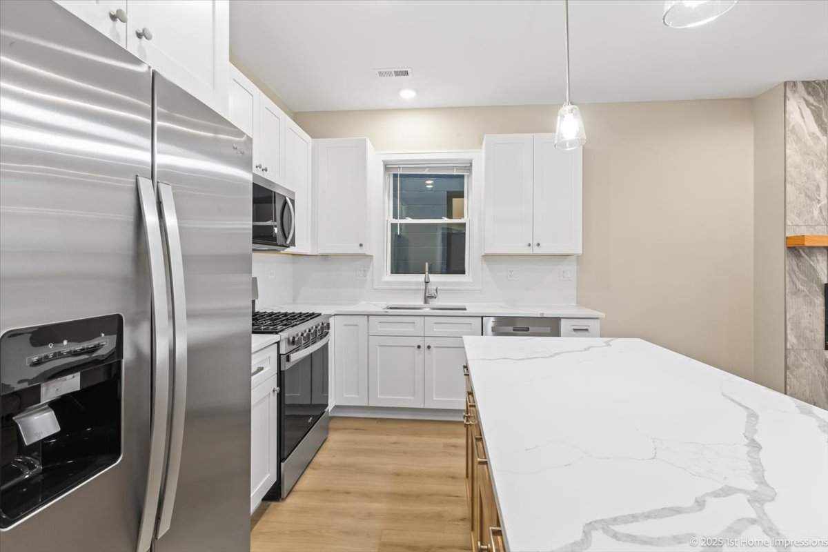 4934 South Champlain Avenue Chicago, IL 60615 - Photo 11 of 25