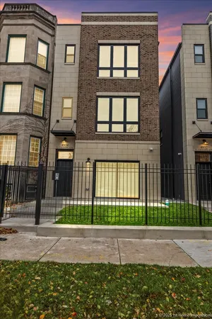 $1,199,000 | 4934 South Champlain Avenue, Chicago, IL 60615
