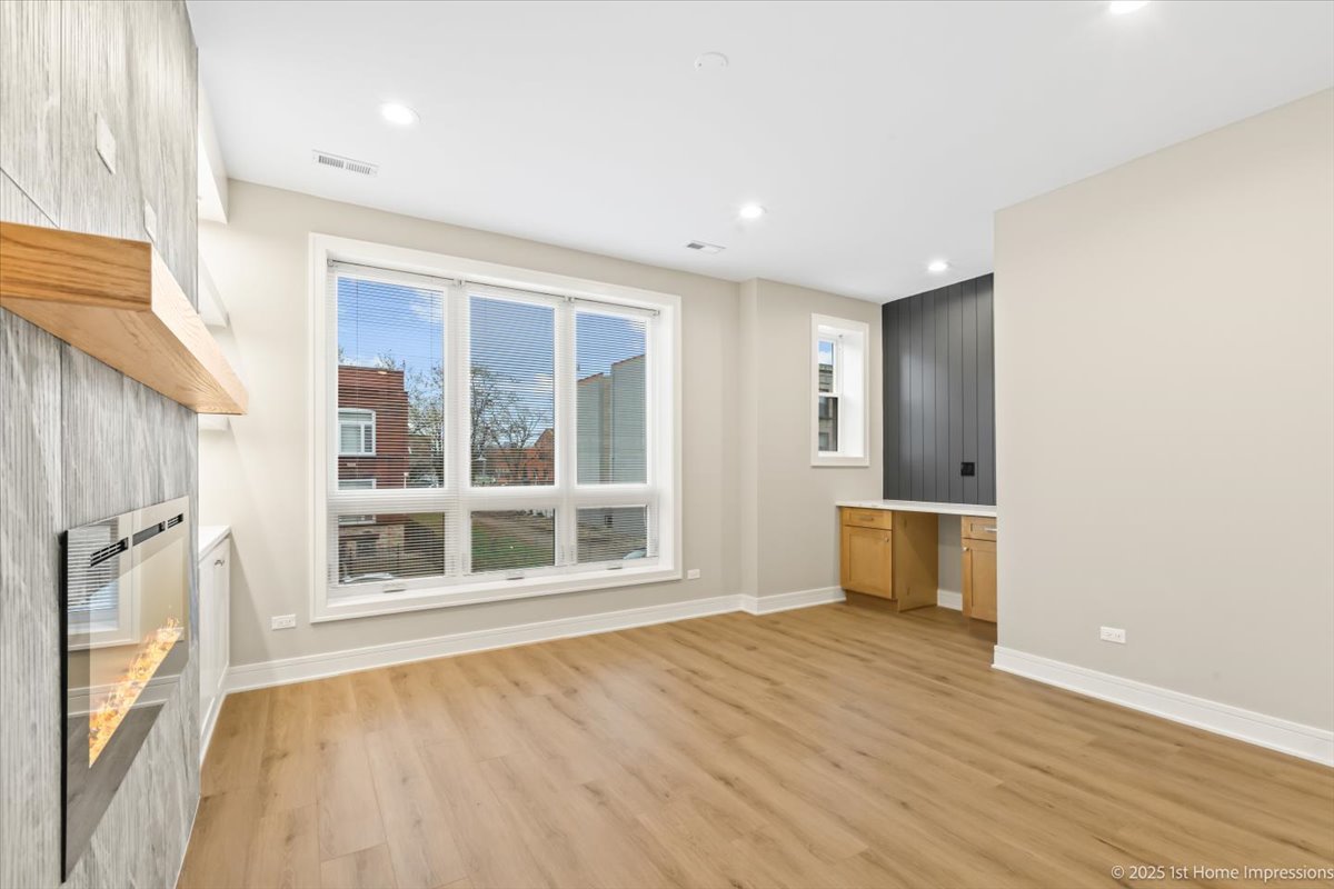 4934 South Champlain Avenue Chicago, IL 60615 - Photo 5 of 25