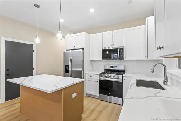 $1,199,000 | 4934 South Champlain Avenue, Chicago, IL 60615