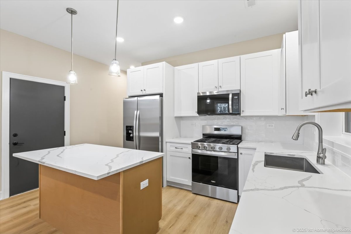 4934 South Champlain Avenue Chicago, IL 60615 - Photo 9 of 25