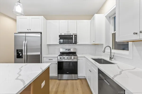 $1,199,000 | 4934 South Champlain Avenue, Chicago, IL 60615