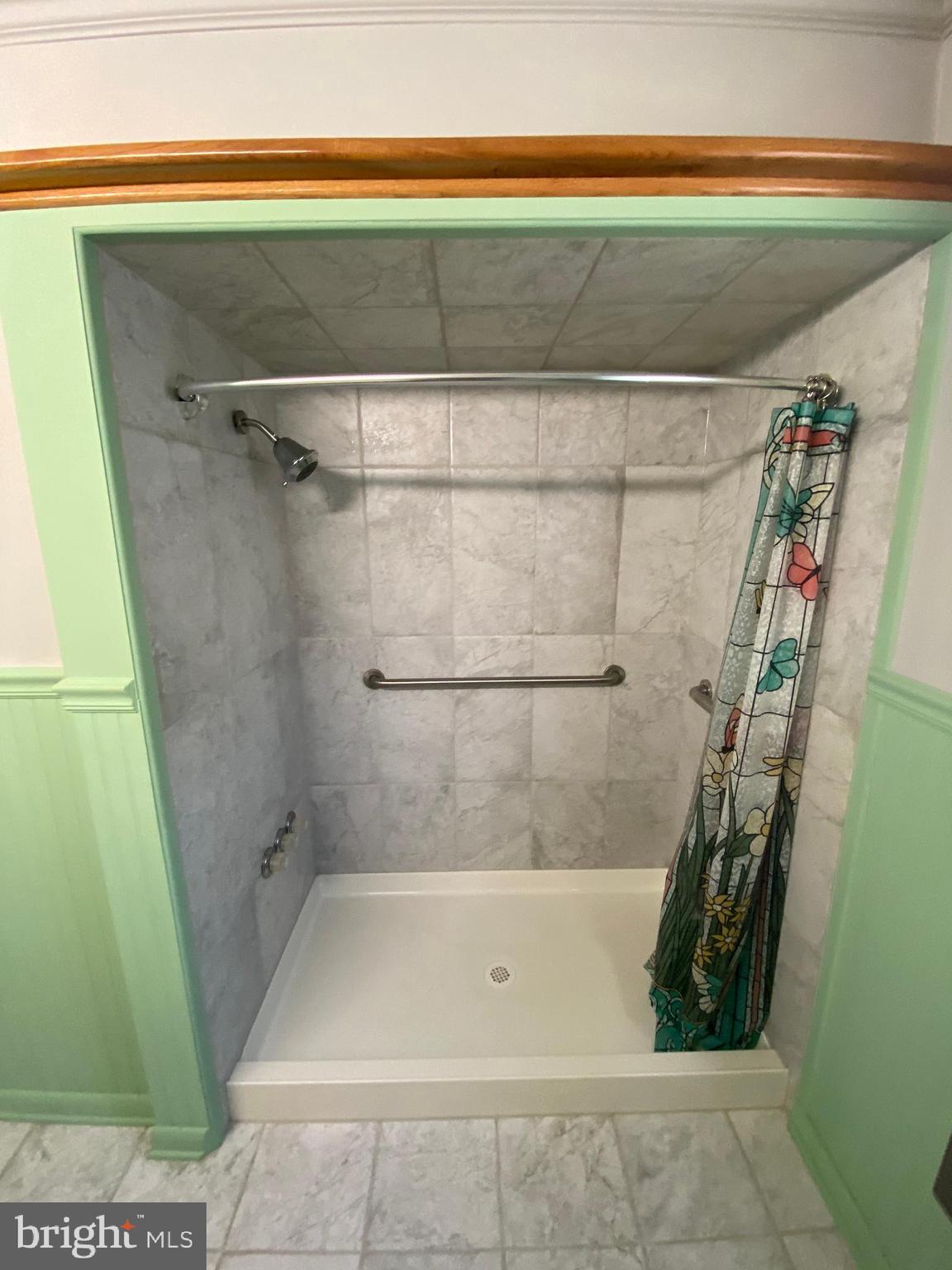 104 Killarney Road Cambridge, MD 21613 - Photo 23 of 38 Tile in Shower