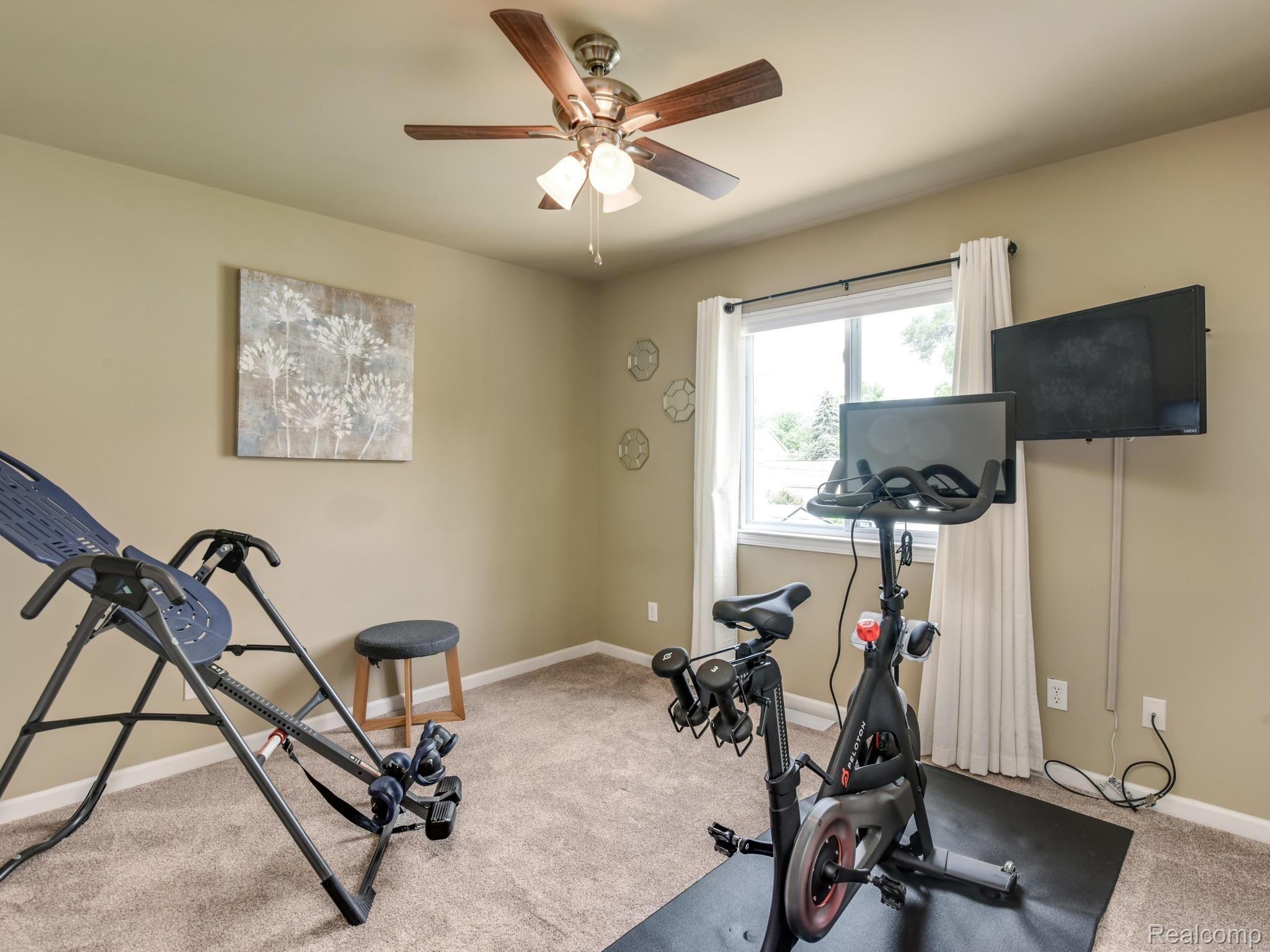 327 Roth Boulevard Clawson, MI 48017 - Photo 16 of 25 327 Roth Blvd Clawson MI 48017-021-022-327 Roth Blvd Clawson MI00020-MLS_Size.jpg