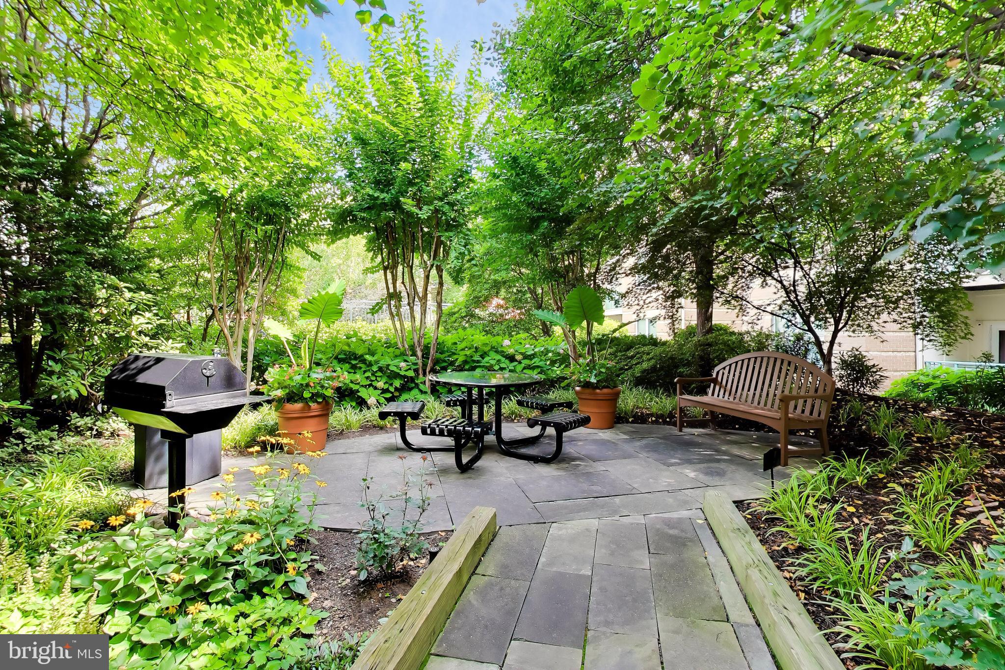 12000 Market Street, Unit 180 Reston, VA 20190 - Photo 22 of 36 Grilling Area