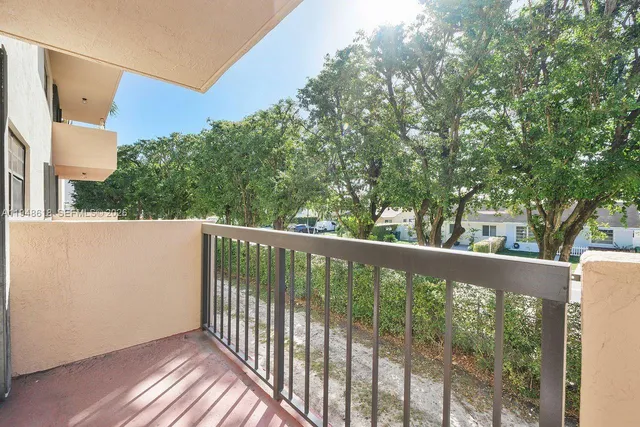 $225,000 | 995 Southwest 84th Avenue, Unit 223, Miami, FL 33144