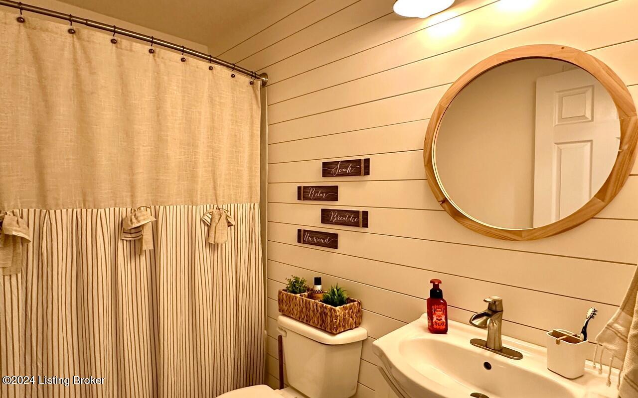 559 Grant Road Leitchfield, KY 42754 - Photo 43 of 57 Bath #2