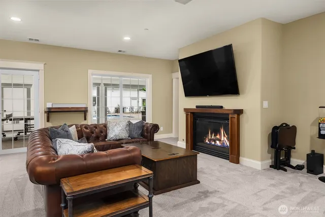 a view of a yard in front of house