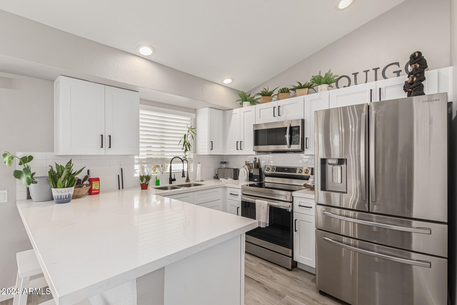 250 West Utopia Road Phoenix, AZ 85027 - Photo 13 of 31 Kitchen
