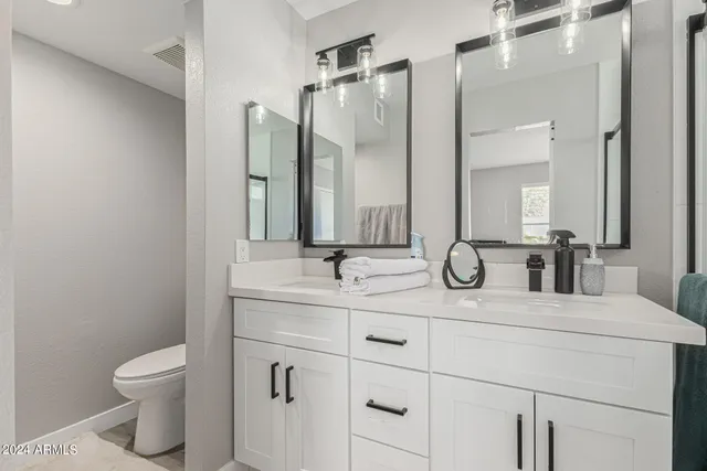 $3,995 | 250 West Utopia Road, Phoenix, AZ 85027