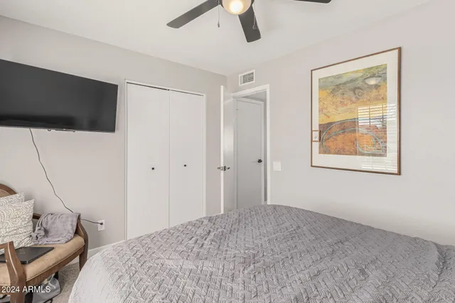 $3,995 | 250 West Utopia Road, Phoenix, AZ 85027