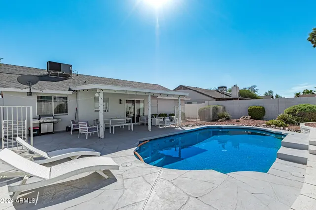 $3,995 | 250 West Utopia Road, Phoenix, AZ 85027