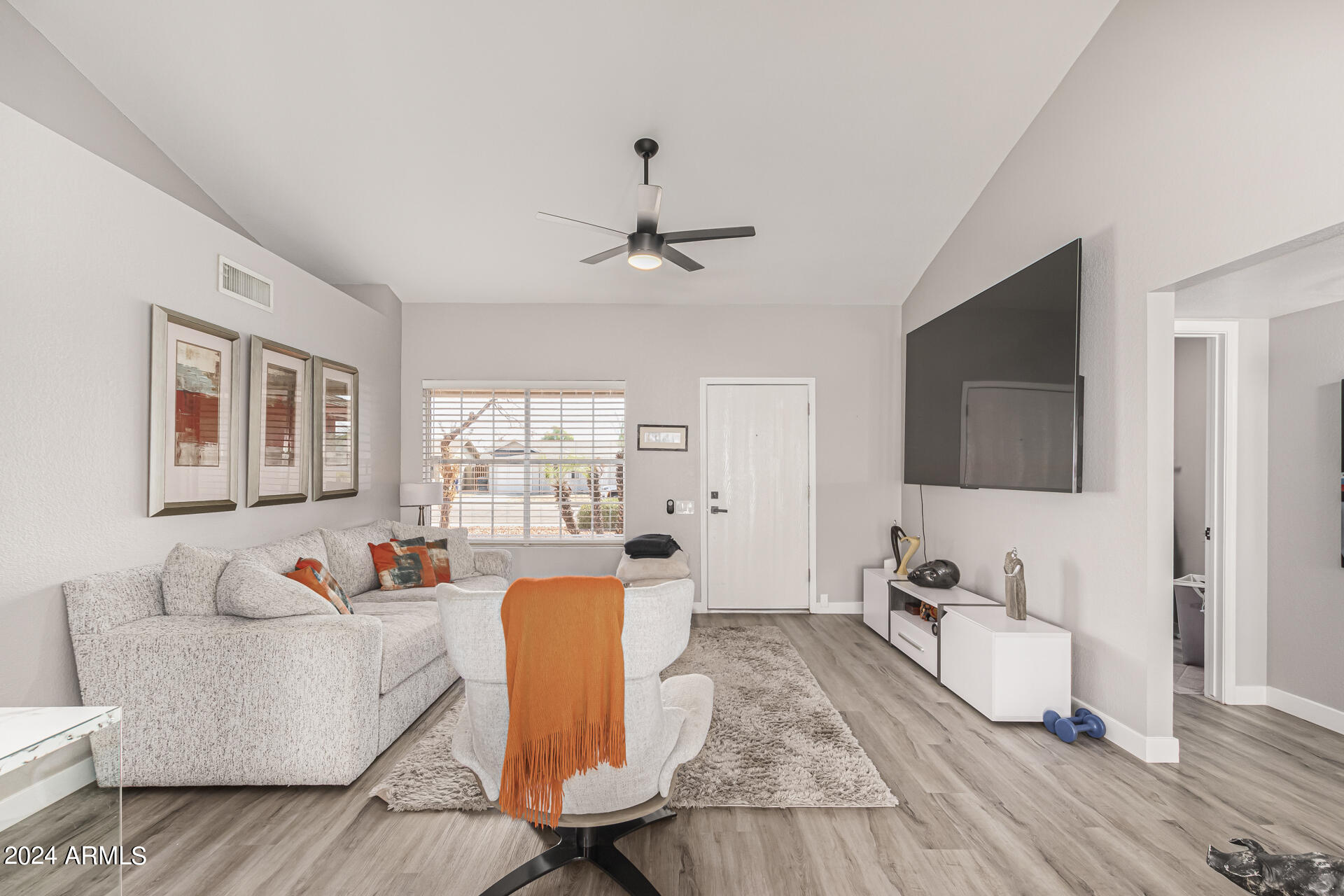 250 West Utopia Road Phoenix, AZ 85027 - Photo 4 of 31 Family Room